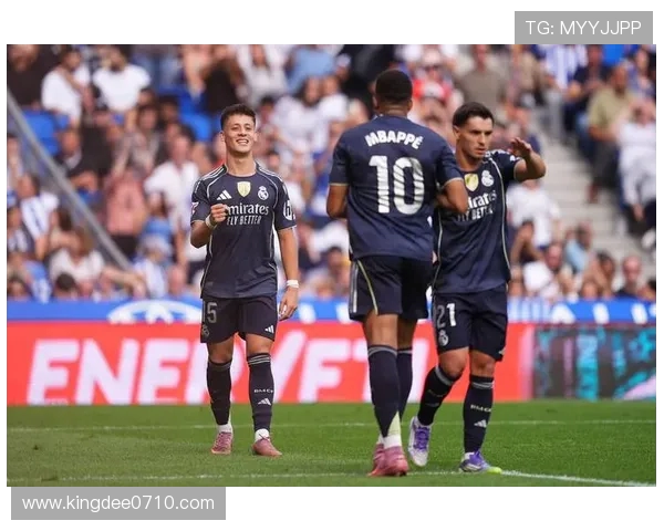 曾遭教练质疑的皇马球星盘点 菲戈 贝尔 J罗等人曾面临挑战